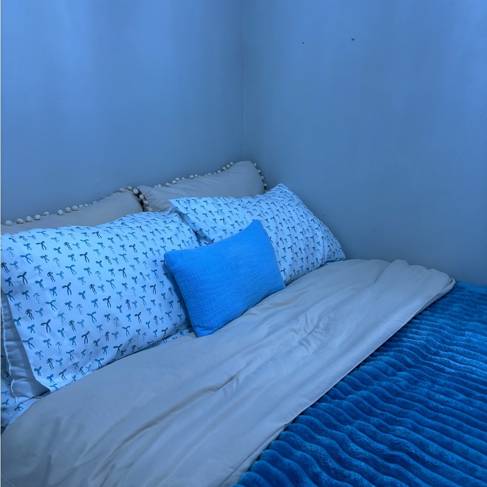 Full Size Bedding Set